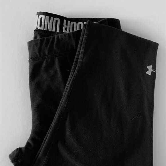 Under Armour  Women's Black Fitted Leggings - Picture 3 of 3